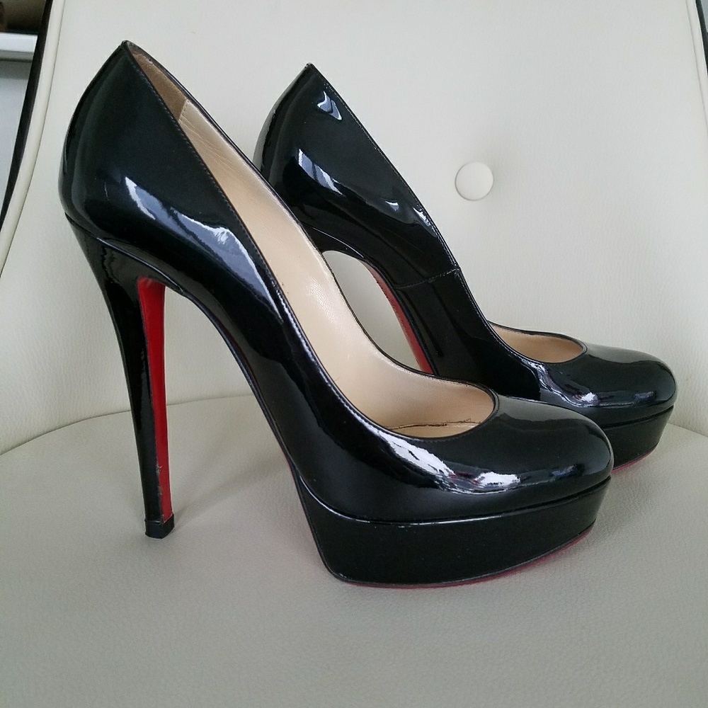 Auth Louboutin women's shoes